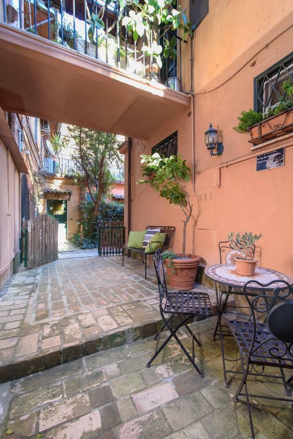 Apartmán Lovely With Garden In Vatican Museums Trastevere Řím Exteriér fotografie